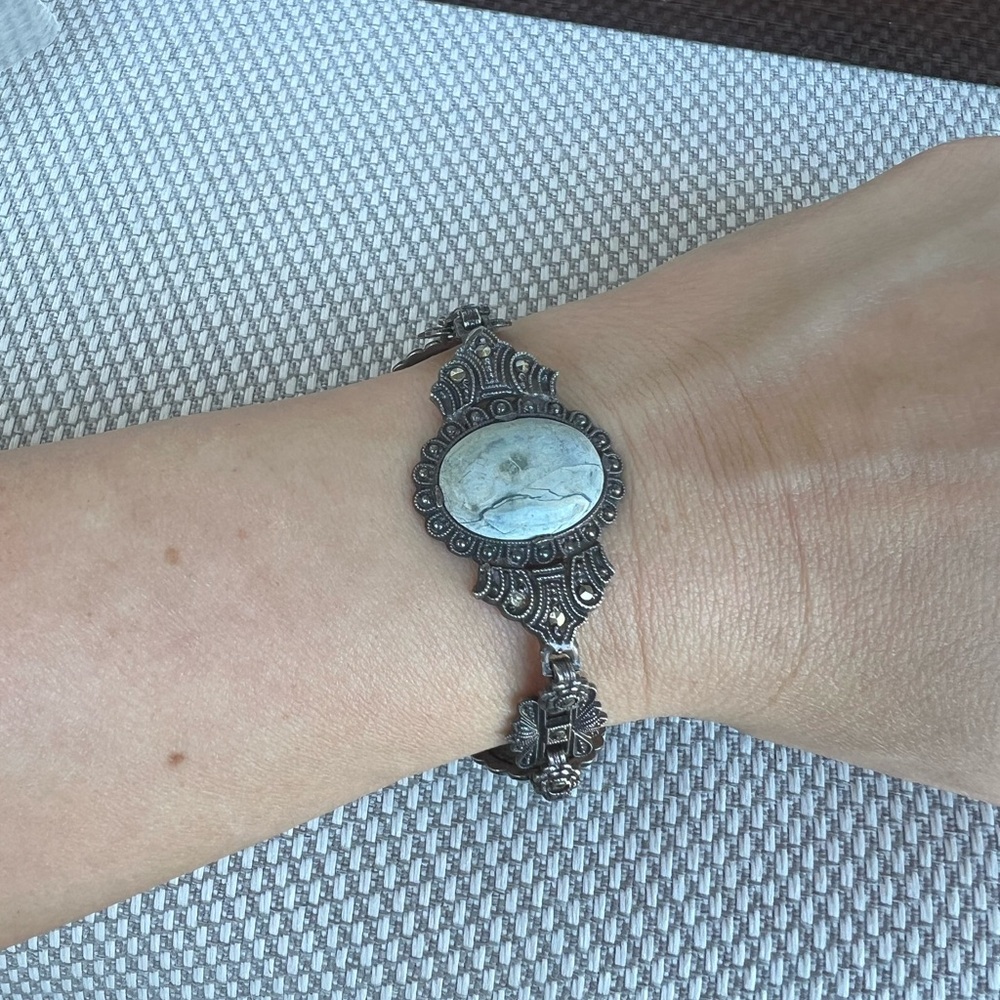 Vintage Silver Filigree Cameo Bracelet - Gray Center
